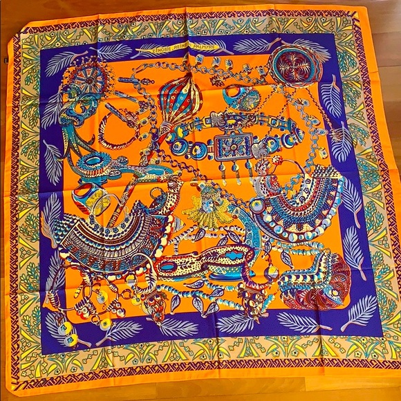 NWOT Scarf - Picture 3 of 7